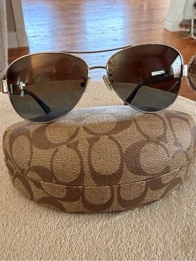 Coach Vintage Christina Aviator Sunglasses blue and silver with polarized Lenses